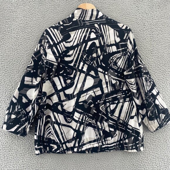 Chicos Jacket Womens 1 US Medium Black White Pattern Zenergy Mock Neck Stretch - Picture 3 of 11